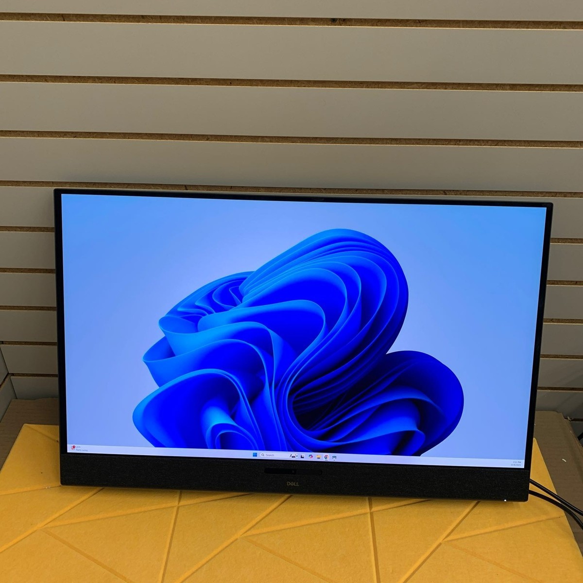 Dell 32 Plus 31.6inch QD-OLED 4K 3840 x 2160 120Hz S3225QC Monitor