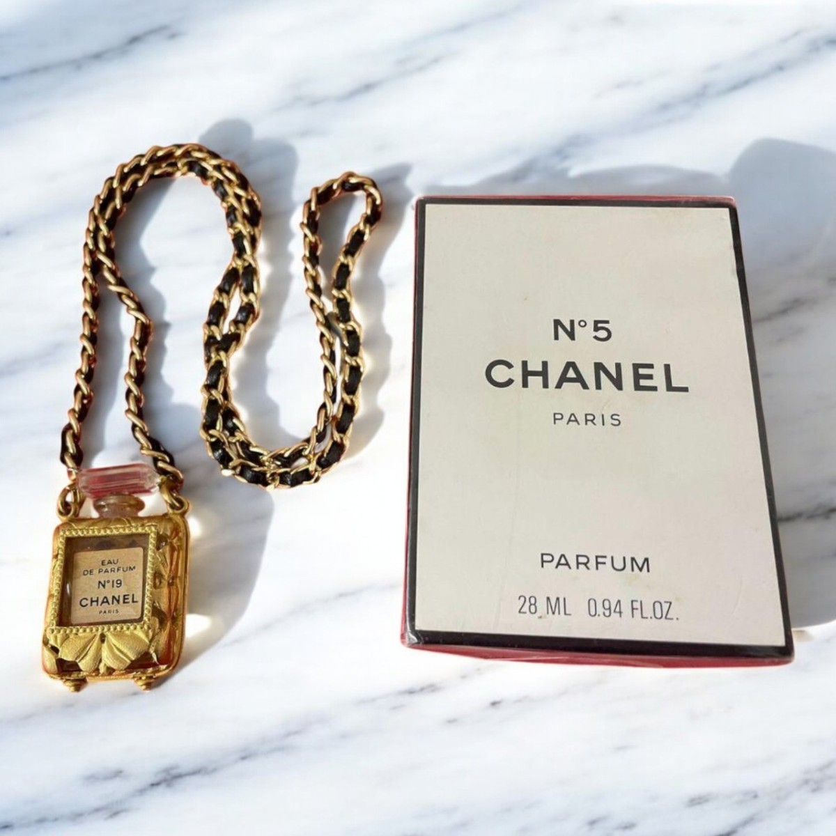 Chanel N°5 Mini Perfume Necklace Pendant Gold Used Set w/ Empty