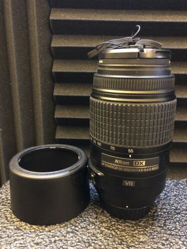 Nikon AF-S DX NIKKOR 55-300mm F/4.5-5.6G ED VR Caps Zoom Lens