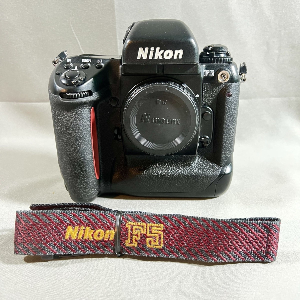 Nikon F5 + DP-30 35mm SLR Film Camera Body Only Fully Working