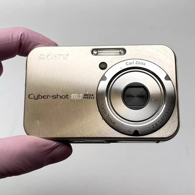 Sony Cyber-shot DSC-N2 10.1MP 3x Optical Zoom CCD Digital Camera