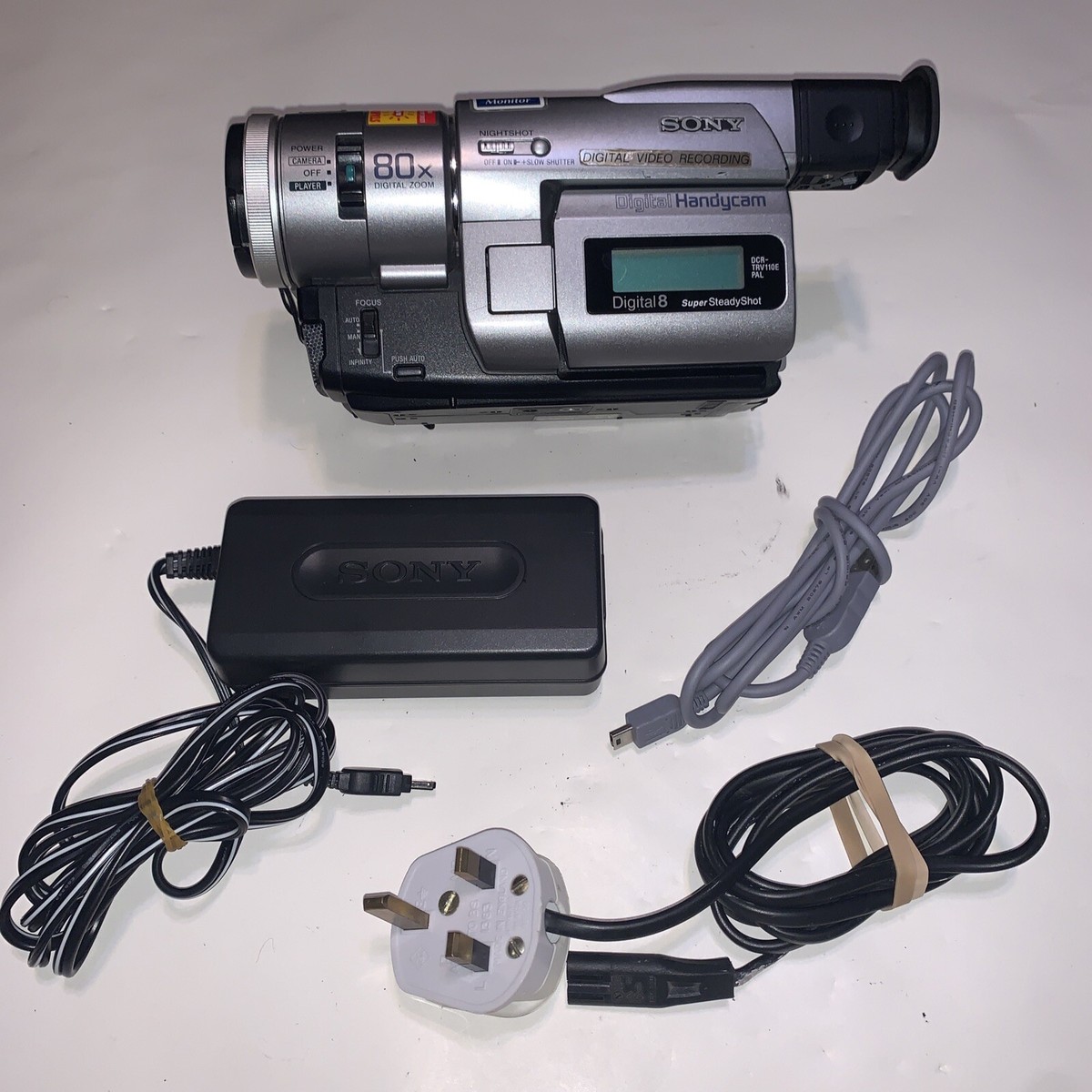 Sony PAL DCR-TRV110E Handycam Camcorder Digital8 Hi8 Video8 Video