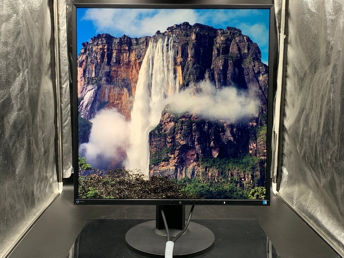 Eizo FlexScan EV2730Q 26.5 inch Square 1920x1920 Monitor AS-IS