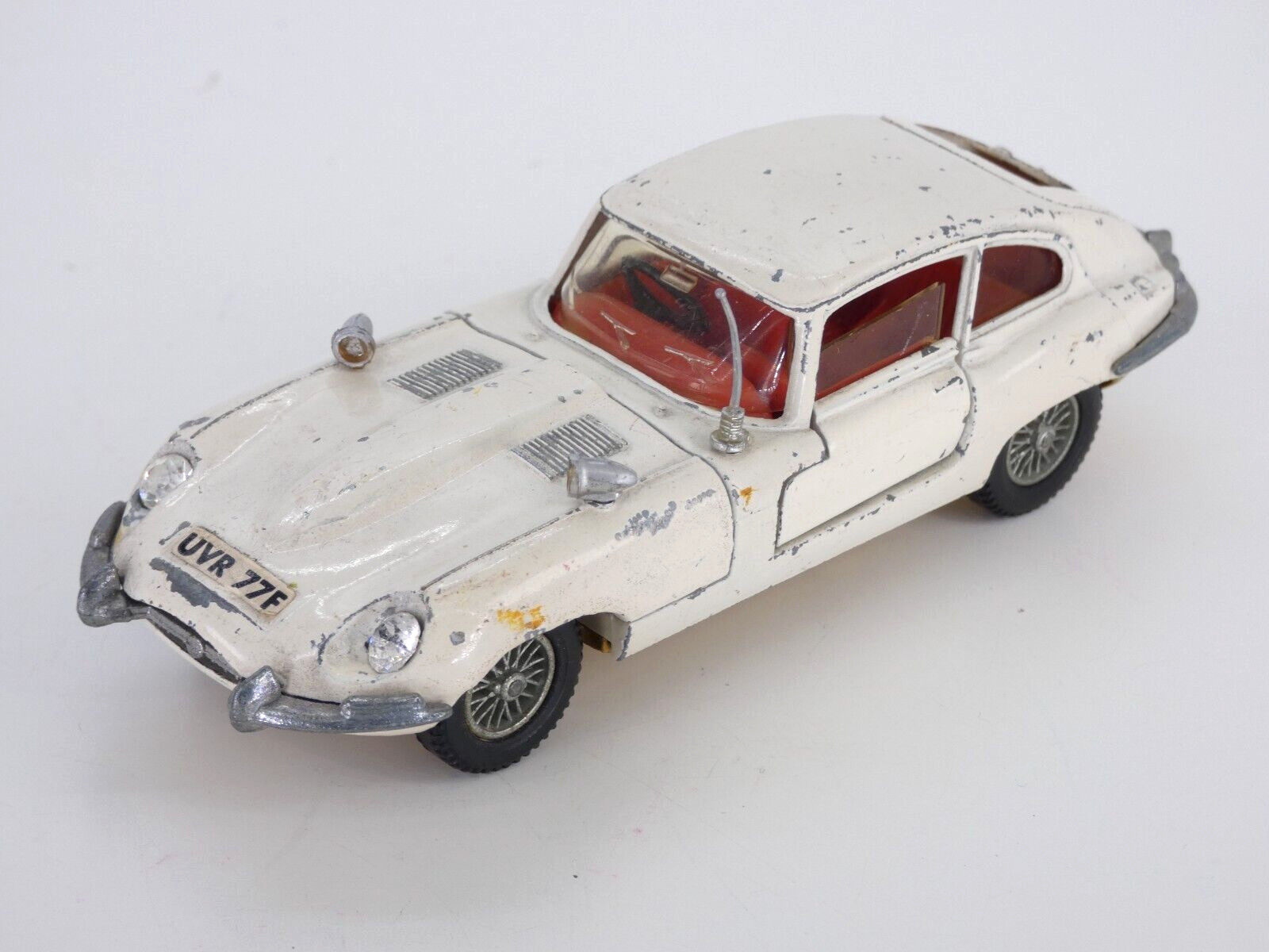 Dinky 131, Jaguar E-Type 2+2 - Free Price Guide & Review