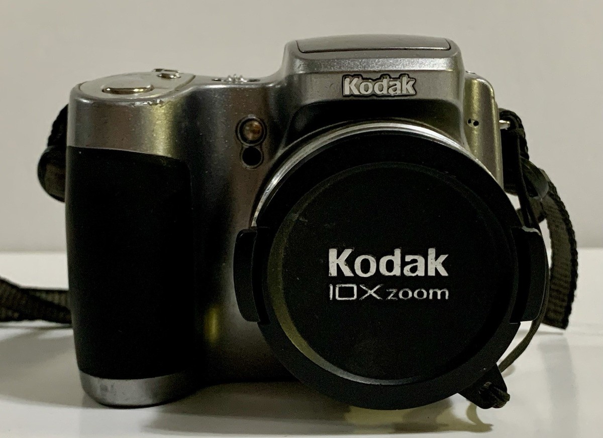 Kodak EasyShare Z740 5.0MP Digital Camera W/ Retinar 38-380mm 10x