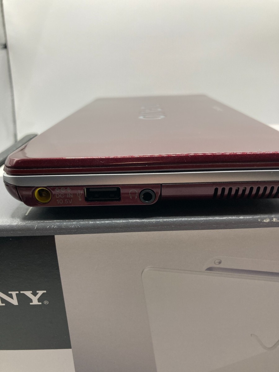 Sony VAIO typeP P70H Garnet Red VistaHomeBasic VGN-P70H/R laptop