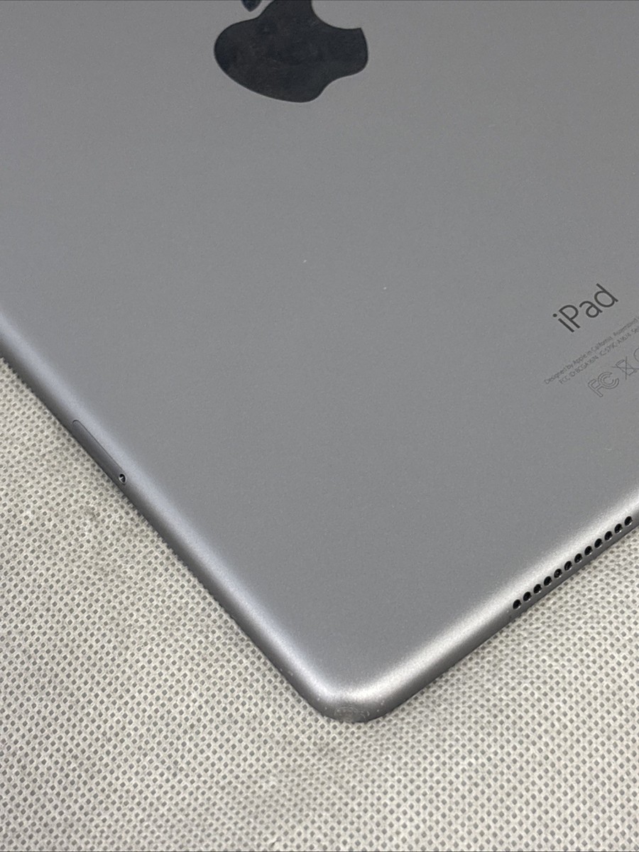 Apple iPad Pro (9.7-inch) A1674 128 GB, Wi-Fi + 4G, - Space Gray