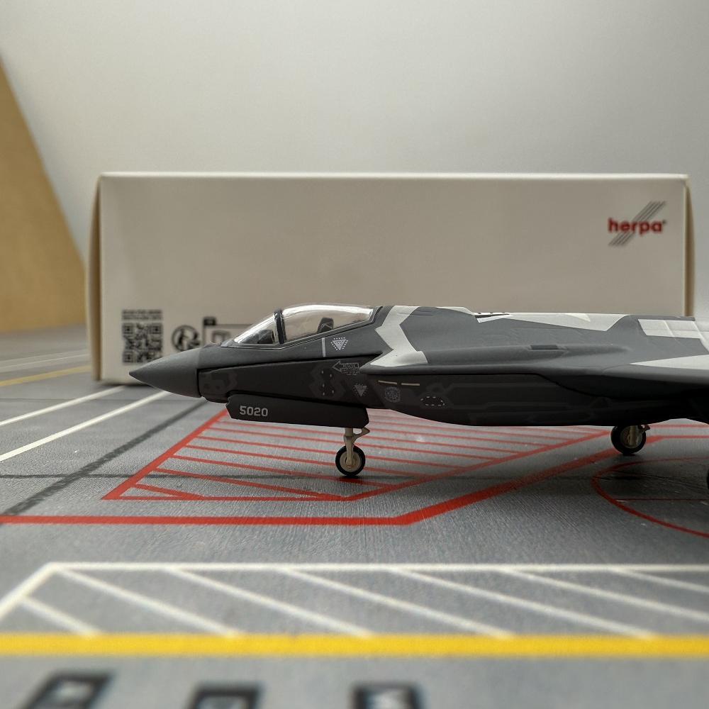 1/200 Herpa Wings USAF F-35A Lightning II Alloy Airplane Model