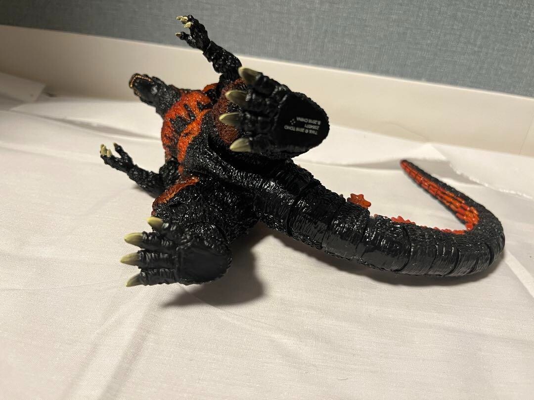 Authentic】Bandai SH Monster Arts Godzilla 1995 Ultimate Burning