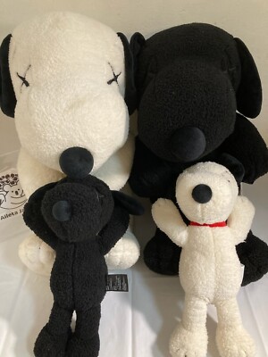 KAWS PEANUTS UNIQLO Limited Black White SNOOPY Plush Doll stuffed