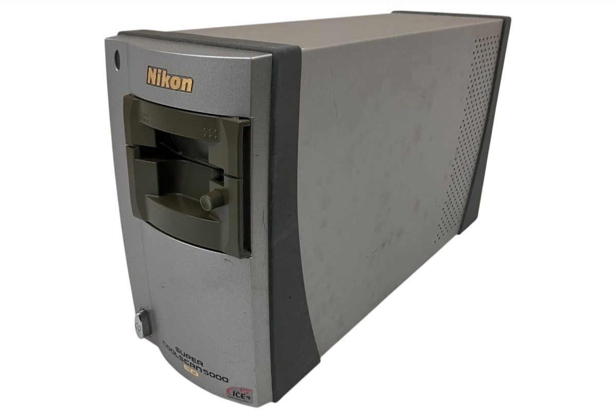 Nikon SUPER COOLSCAN 5000 ED Film Scanner w/Power Cord USB Cable