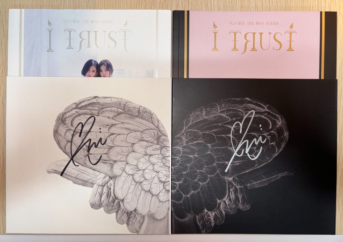 G) I-DLE G IDLE [I TRUST] MINNIE Autographed Signed Album MWAVE