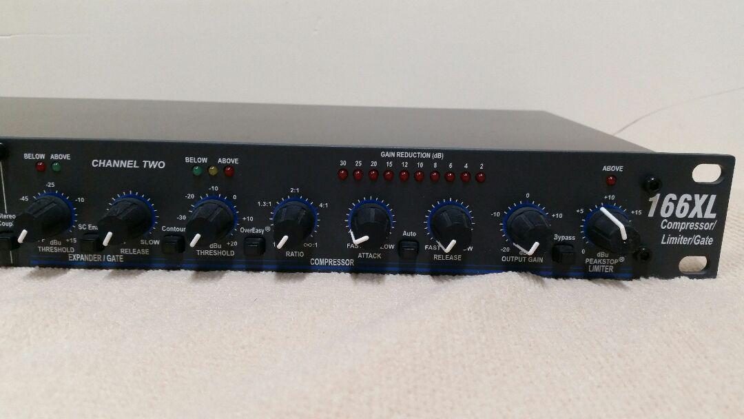 DBX 166XL Stereo Compressor Limiter Gate 2Channel Rack Mountable