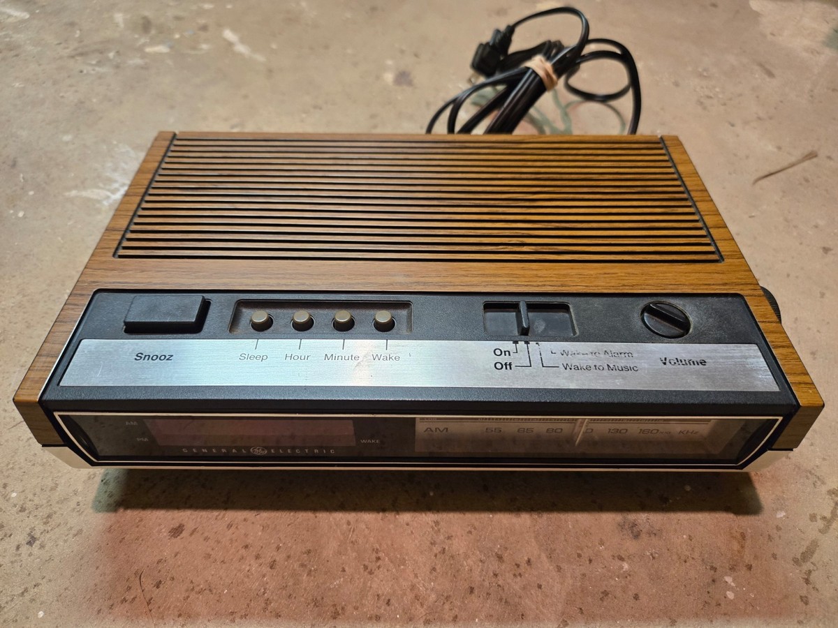General Electric GE 7-4633d - 1990s Alarm Clock Am/fm Radio Analog