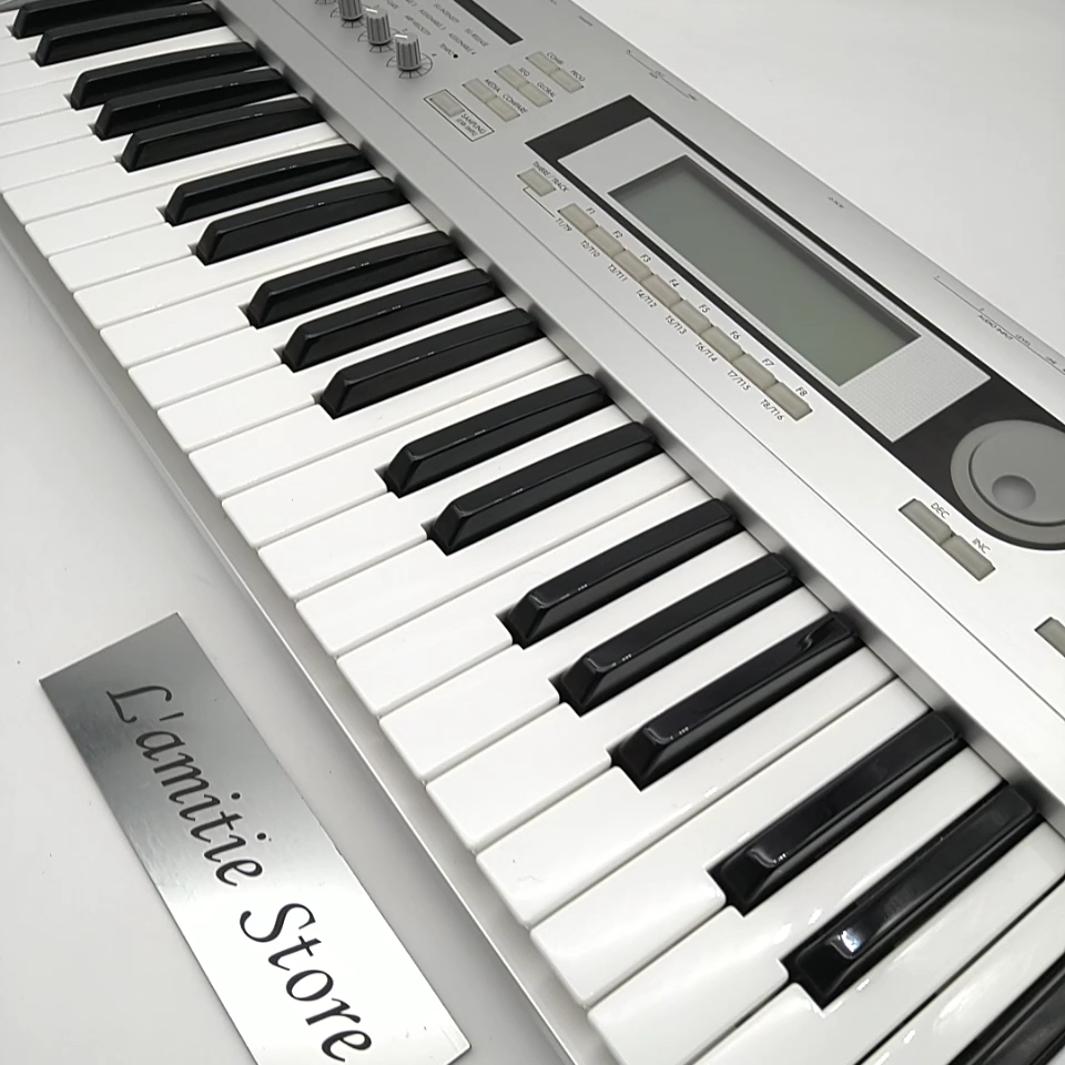 シンセサイザー KORG トライトンle 76鍵 美品 動作品