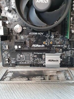 AMD Ryzen 3-2200G @ 3.5GHz 8GB DDR4 GA-A320M-HD2 Combo Grade B