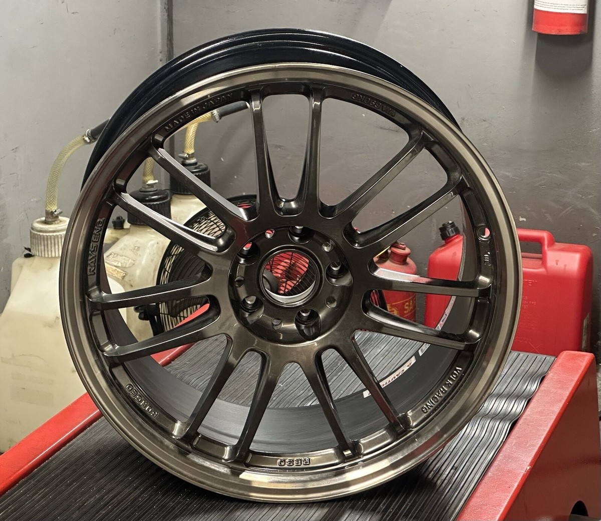 Rays Volk Racing RE30 19x9 5x114.3 - +25 offset - Single Wheel