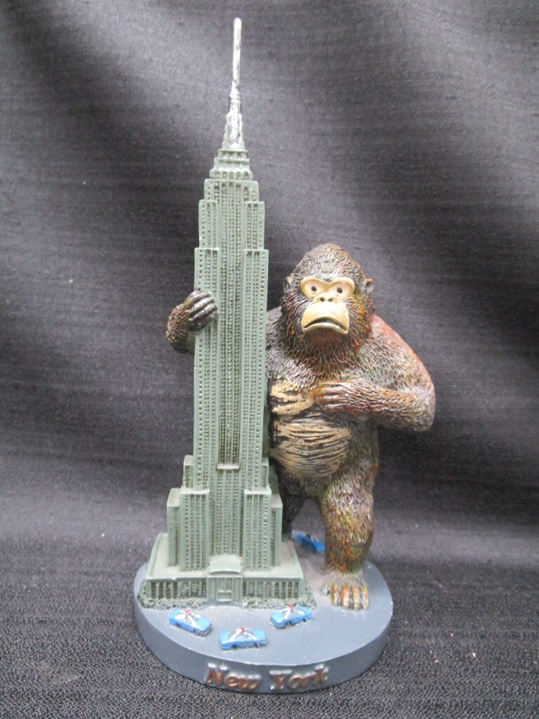 King Kong Embracing Empire State Building - Souvenir New York City