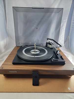 Vintage Panasonic RD-7506D Walnut Turntable Record Player For