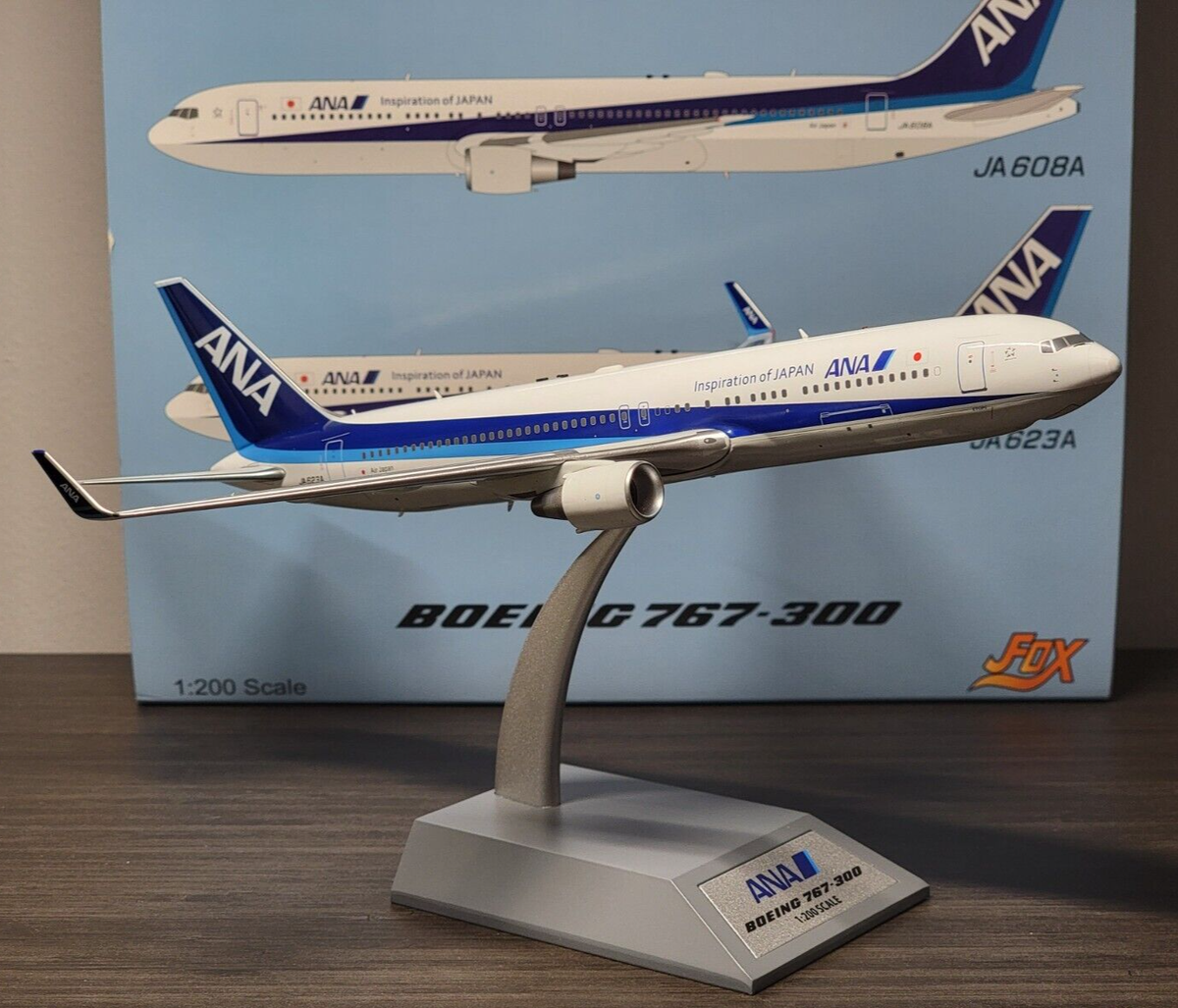 航空機・ヘリコプター ANA Boeing 767-300ER 1:200 航空機