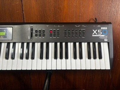 Korg X5D MUSIC SYNTHESIZER 01/w series w/ bag power supply New