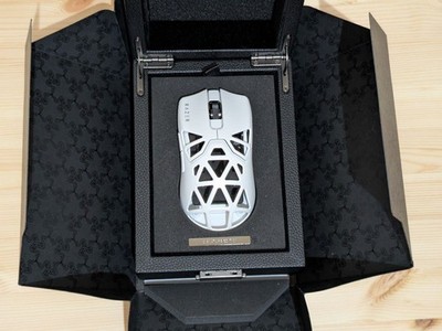 Razer Viper Mini Signature Edition Gaming Mouse White Near Mint