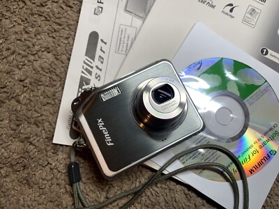 Fujifilm FinePix V10 5.1MP Digital Camera Silver Tested NO CHARGER