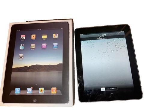 Apple iPad Air 1st Gen A1475 16GB 9.7