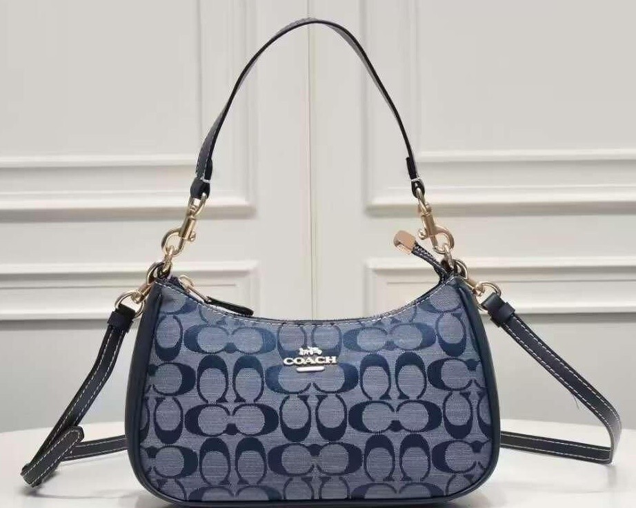COACH Teri Shoulder Bag Signature Chambray CH139 Japan New outlet