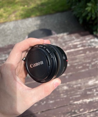 Canon EOS 5D Mark III + EF 50mm f/1.4 Lens Kit – 3 Batteries