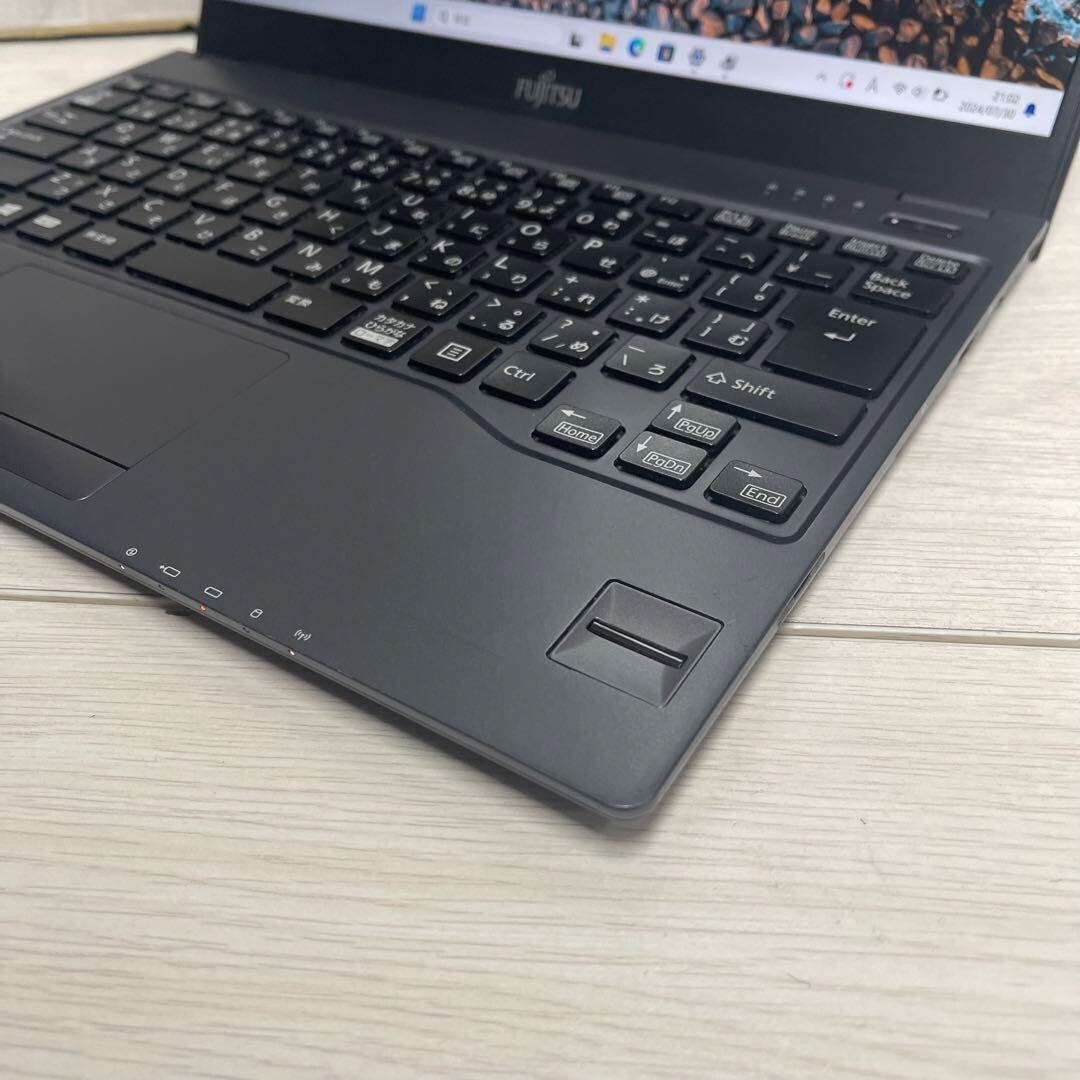 Fujitsu FMV LIFEBOOK U938 Intel Core i5-7200U SSD 256GB Memory 8GB