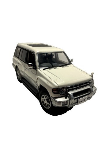 1/18 Autoart 1998 Mitsubishi Pajero SWB Black Diecast 🤝ALSO OPEN