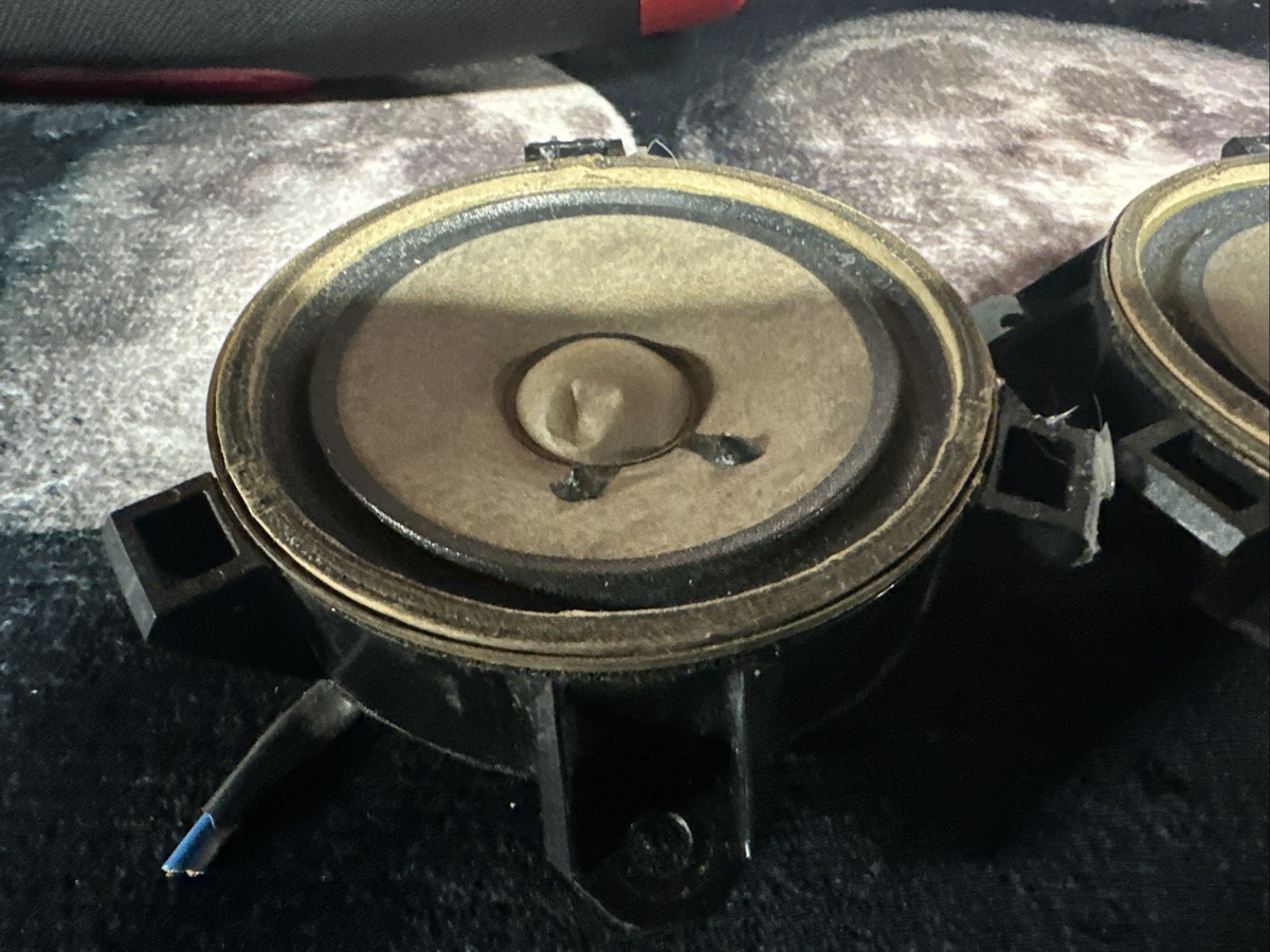 1991-1996 Toyota Land Cruiser Rear Door Pair 2x Speaker 86160