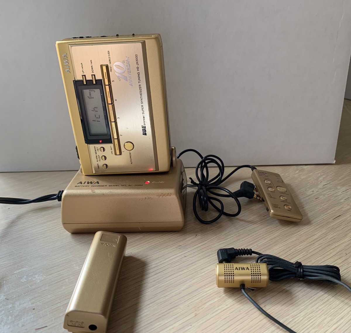 AIWA HS-JX2000 GOLD WORKING ***RADIO CASSETTE RECORDER*** DOLBY