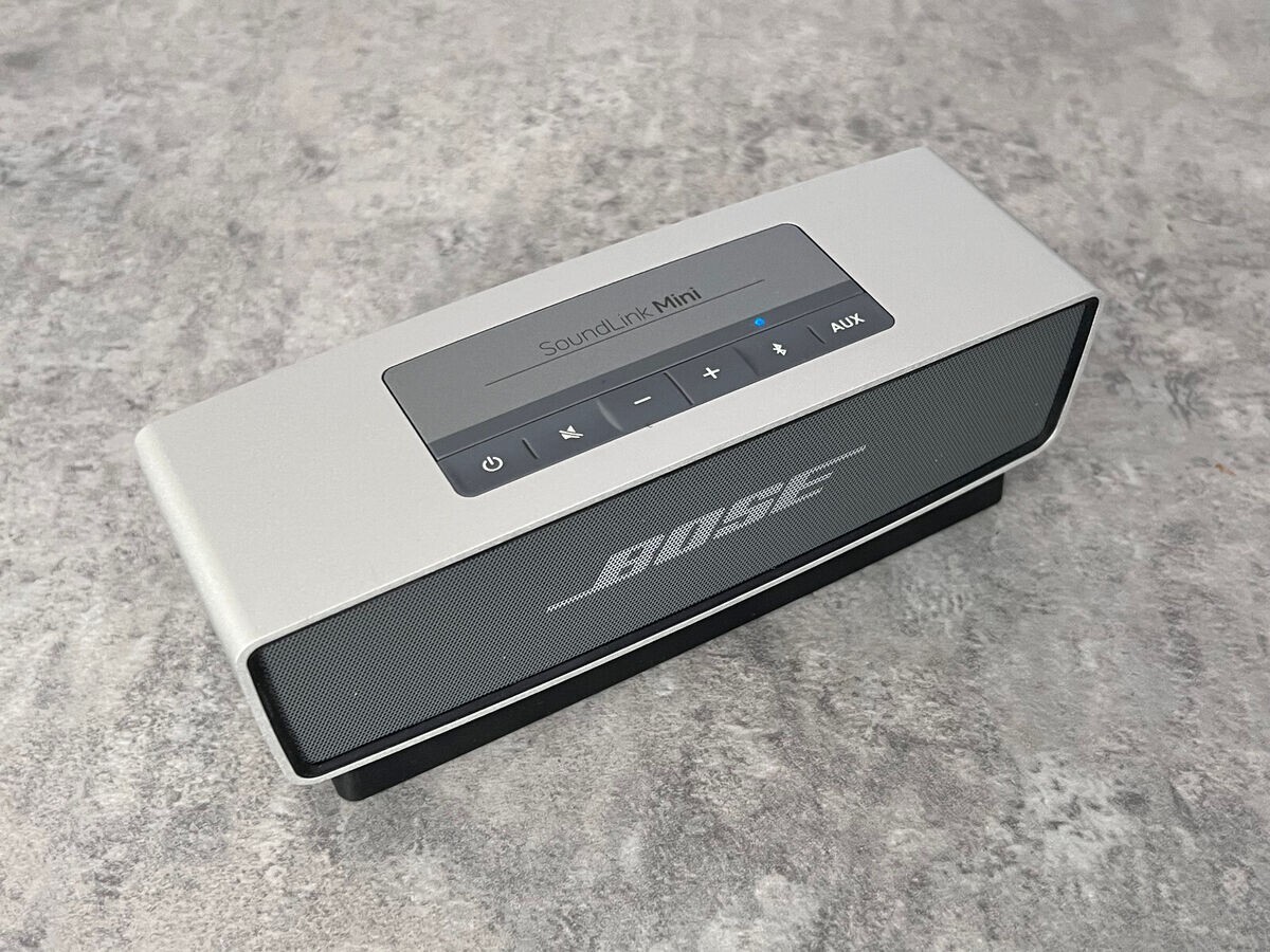 BOSE SOUNDLINK MINI 1 Silver BLUETOOTH PORTABLE SPEAKER Incl DOCK