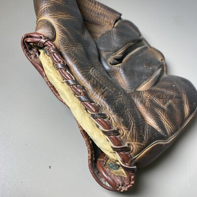 Vintage 1950's Rawlings Baseball Glove “The Playmaker” Pro League