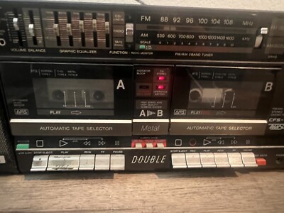 SONY CFS-W600 STEREO AM/FM CASSETTE RADIO BOOM BOX W/DETACHABLE