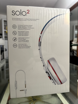 NEW & SEALED - Hello Kitty Beats by Dr. Dre Solo2 Special Edition