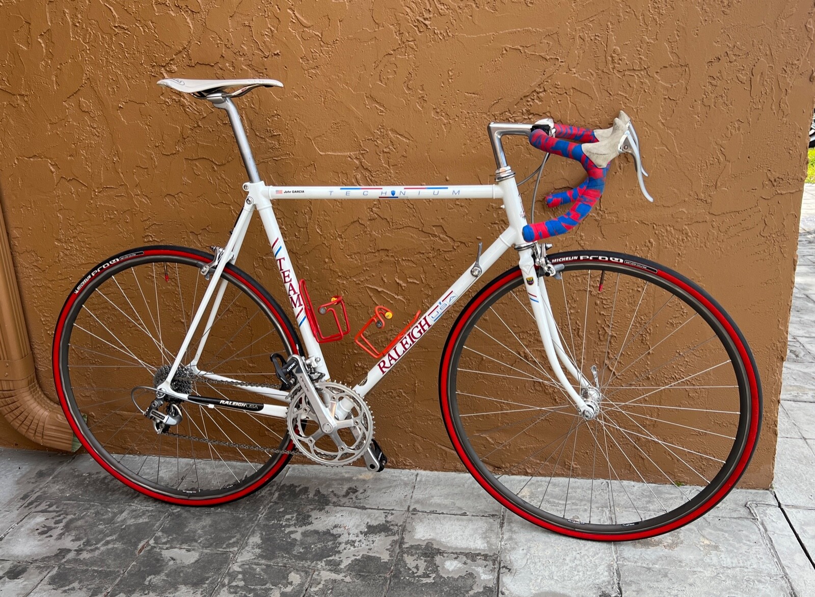 Late 1980s/early 1990s Raleigh Technium Team bike (56cm) with lots