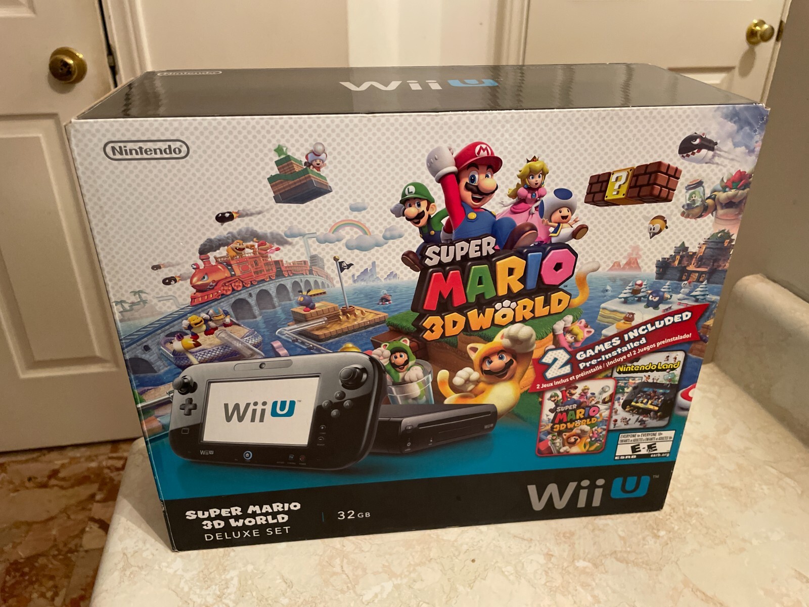 Nintendo Wii U 32 GB System Super Mario 3D World Deluxe Set Black