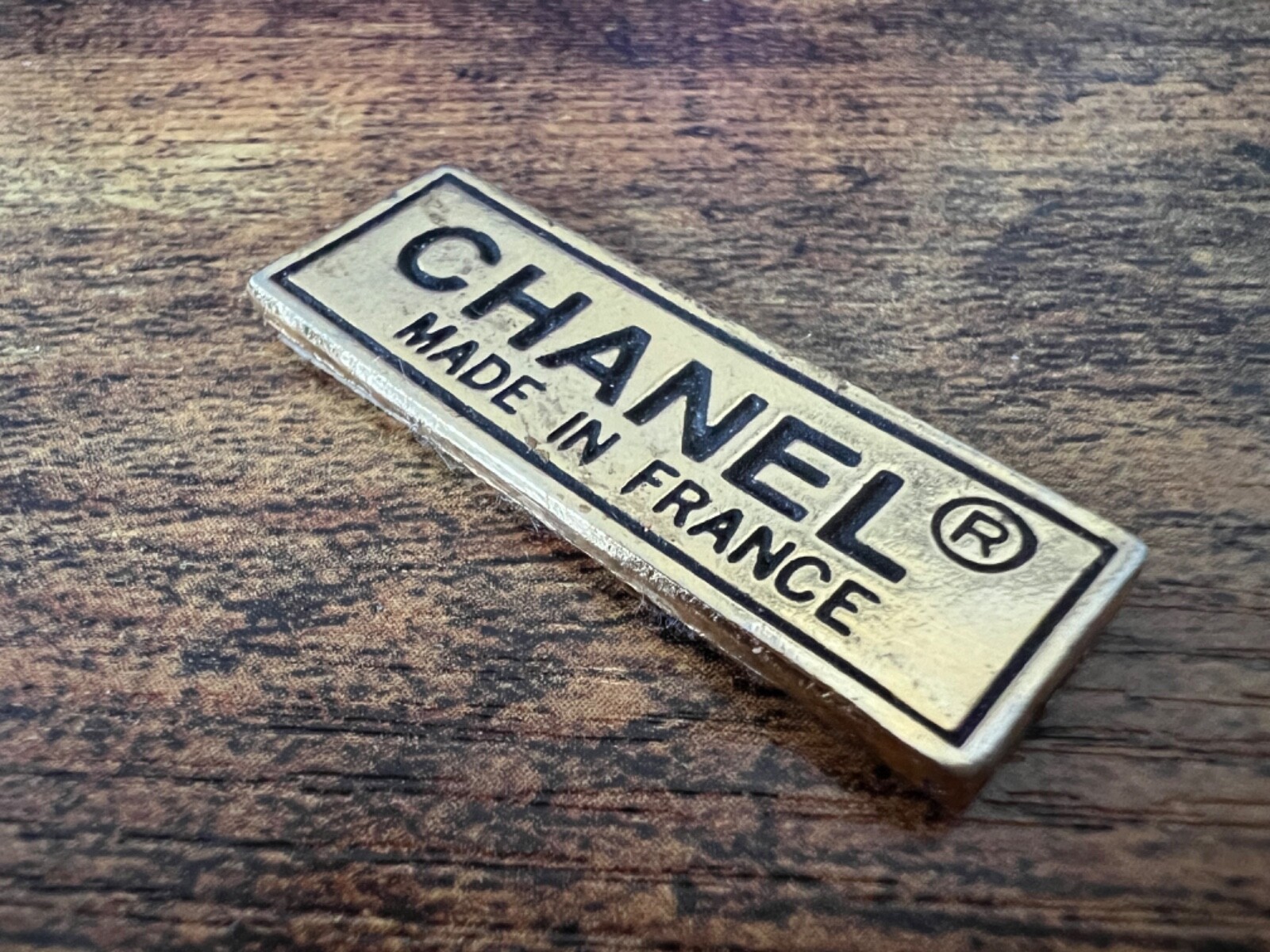 CHANEL MADE IN FRANCE - VINTAGE PIN RARE GIFT METAL LAPEL - LOGO