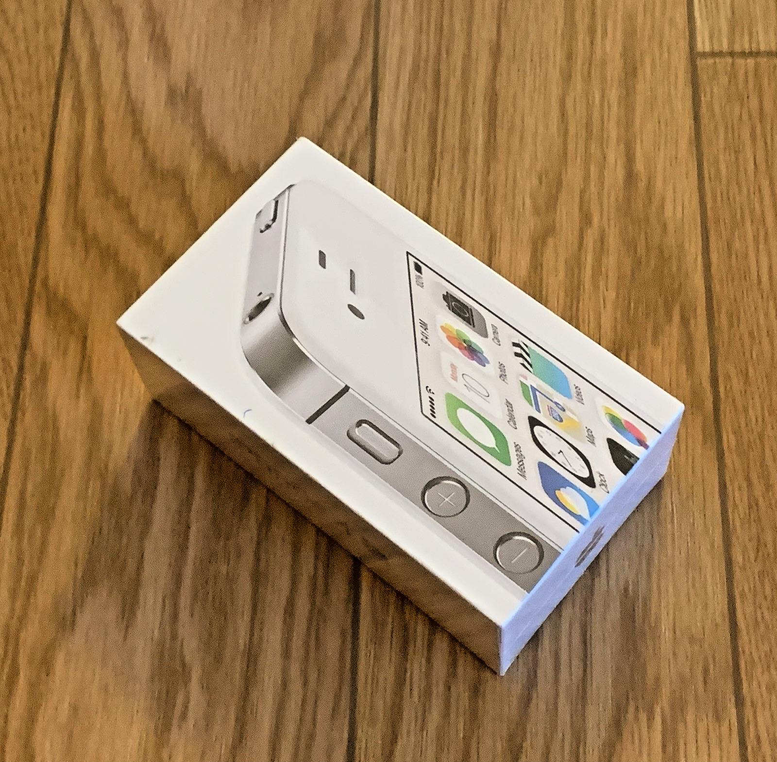 Apple iPhone 4S | 8GB White Model A1387 | FACTORY SEALED NEW *RARE