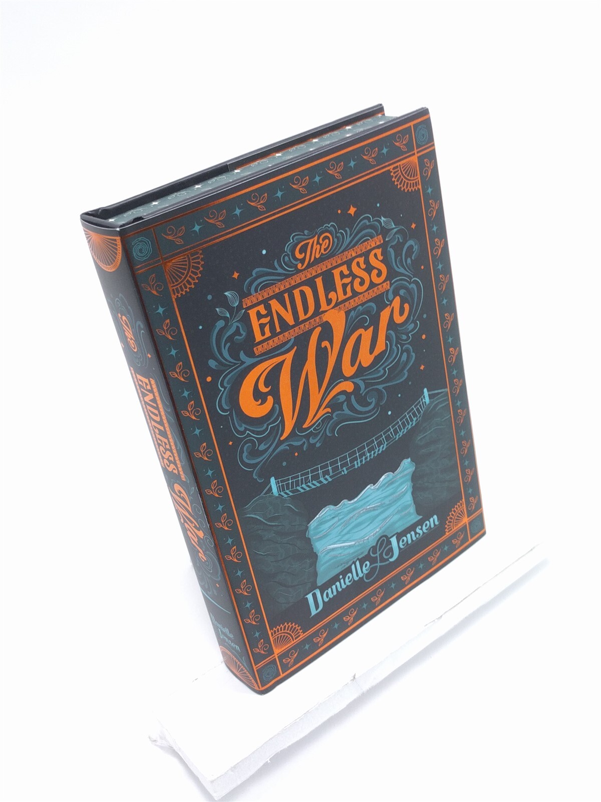 The Endless War (Bookish Box Exclusive Edition) - Danielle Jensen