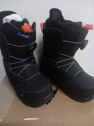 2023 Burton Kids Zipline BOA Snowboard boots, size 5K, black #5D4