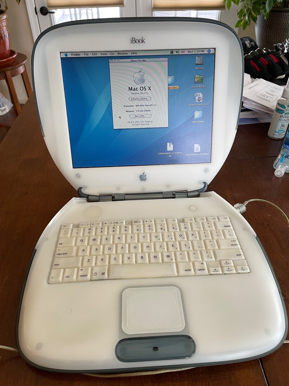 Apple iBook Clamshell 466 MHz G3 PowerPC Special Edition Graphite