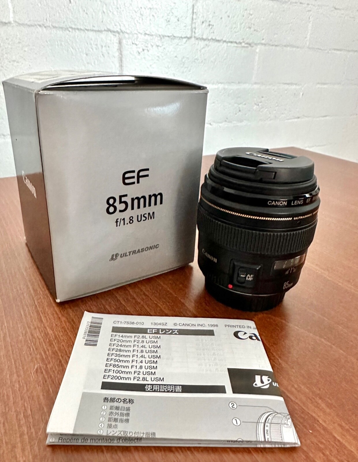Canon EF 85mm f1.8 USM Camera Lens with box, original paperwork
