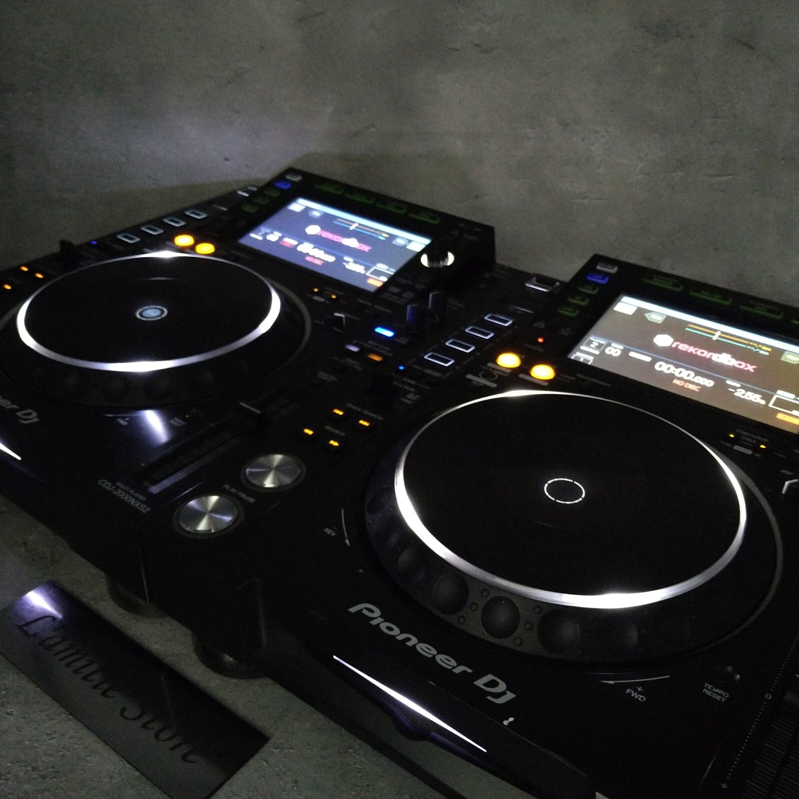 Pair 2x Pioneer DJ CDJ-2000NXS2 110-240V CDJ2000NXS2 2000 NXS