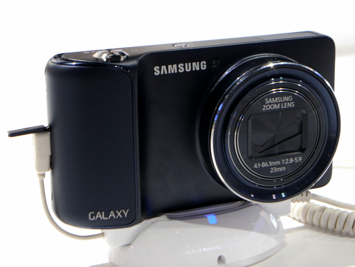 4G対応の21倍ズームAndroidデジカメ「GALAXY Camera」実機レビュー