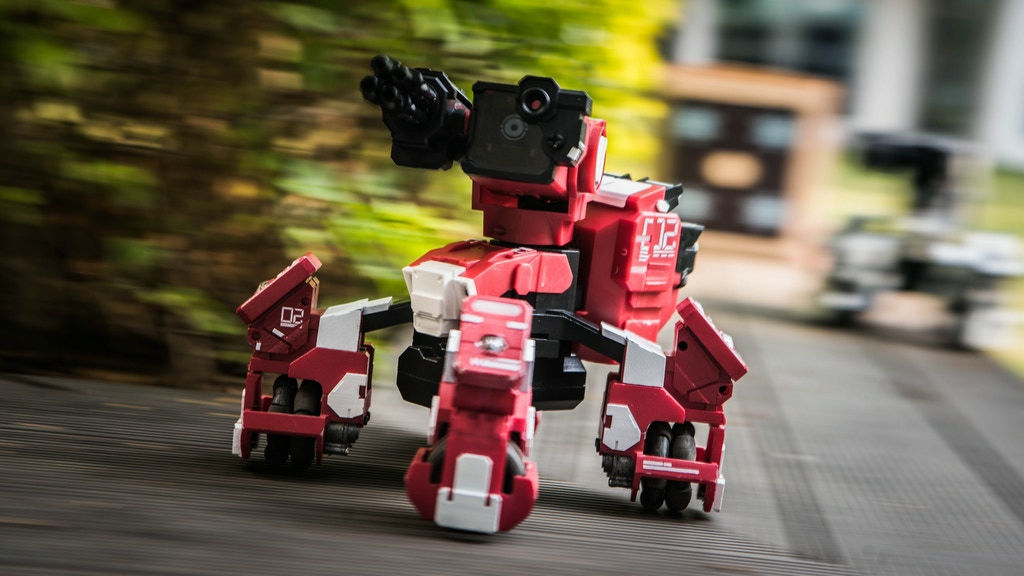 現実にロボットをスマホアプリで操作してFPSバトルができる「GEIO