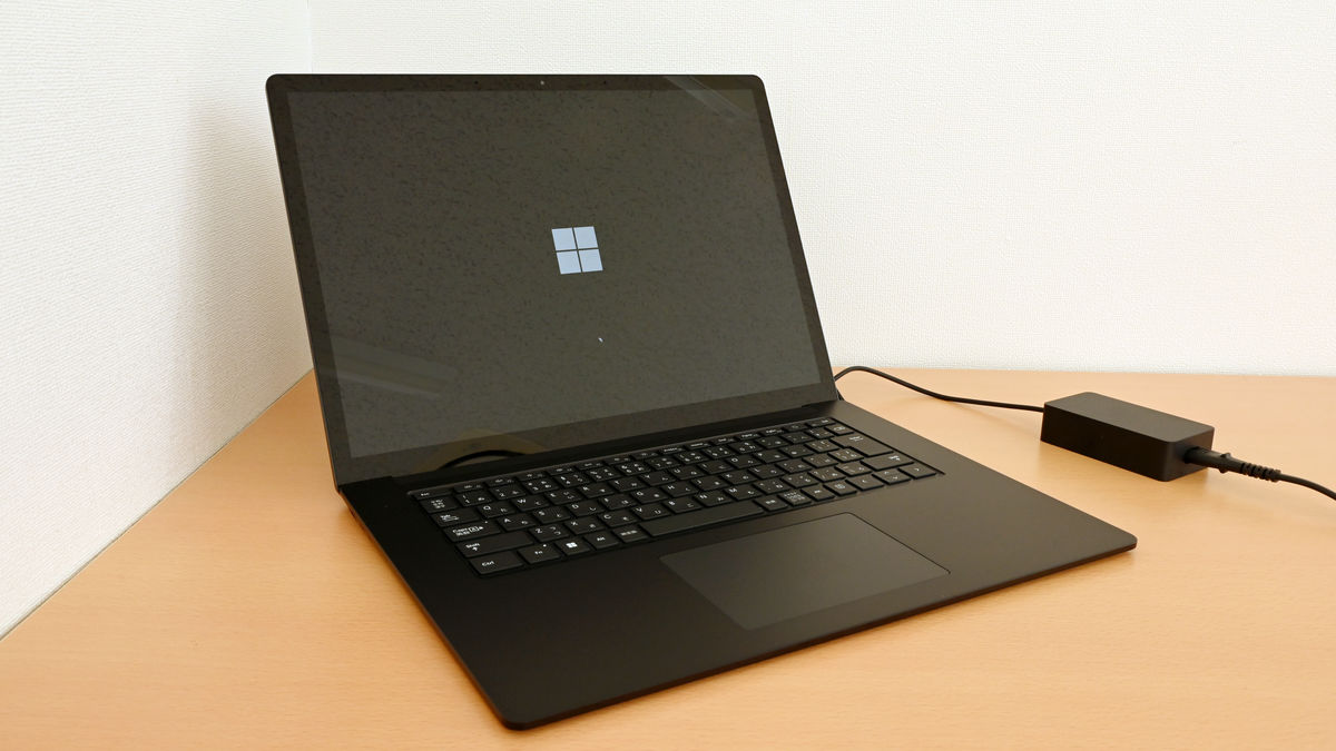 Intel第12世代プロセッサ＆タッチスクリーン搭載の高速モバイルPC